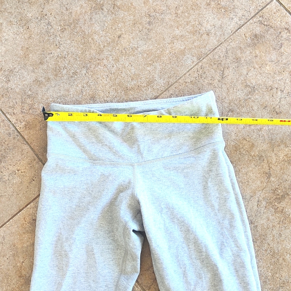 Lululemon yoga pants - Picture 9 of 9